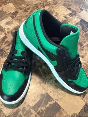 Jordan Low-Top Sneakers in Green and Black